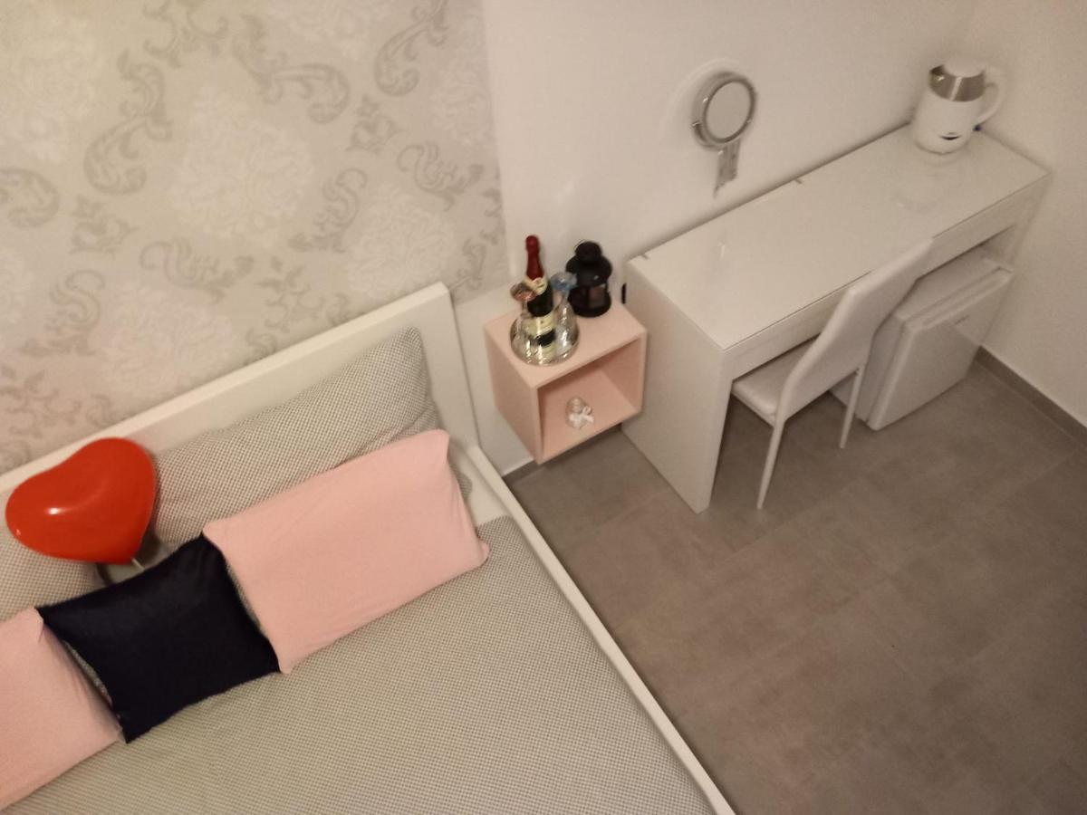 Room Ket Pula Exteriör bild